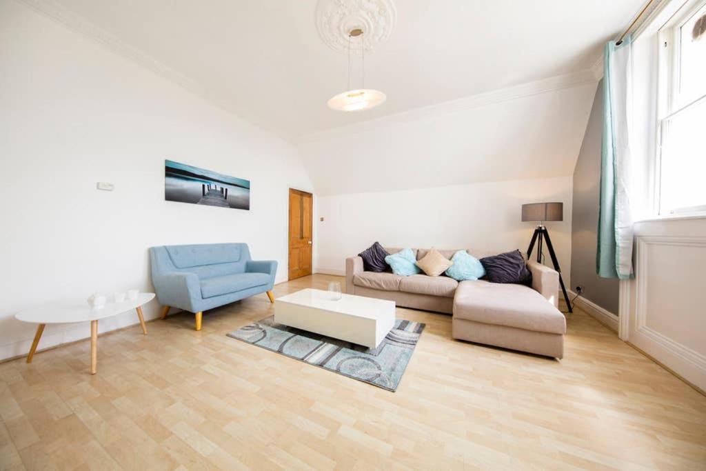 Clifton Spacious 3 Bed Apt & Parking - Simplycheckin Bristol Exterior photo
